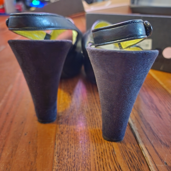 Tsubo Ina Black Women's Heels Comfort - Picture 5 of 8